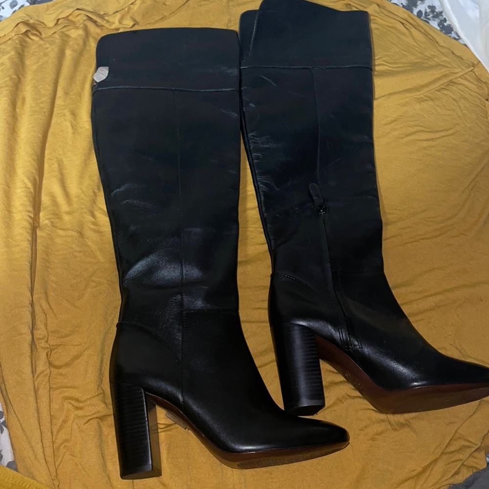 Tory Burch Heel Boots size 7.5 like new